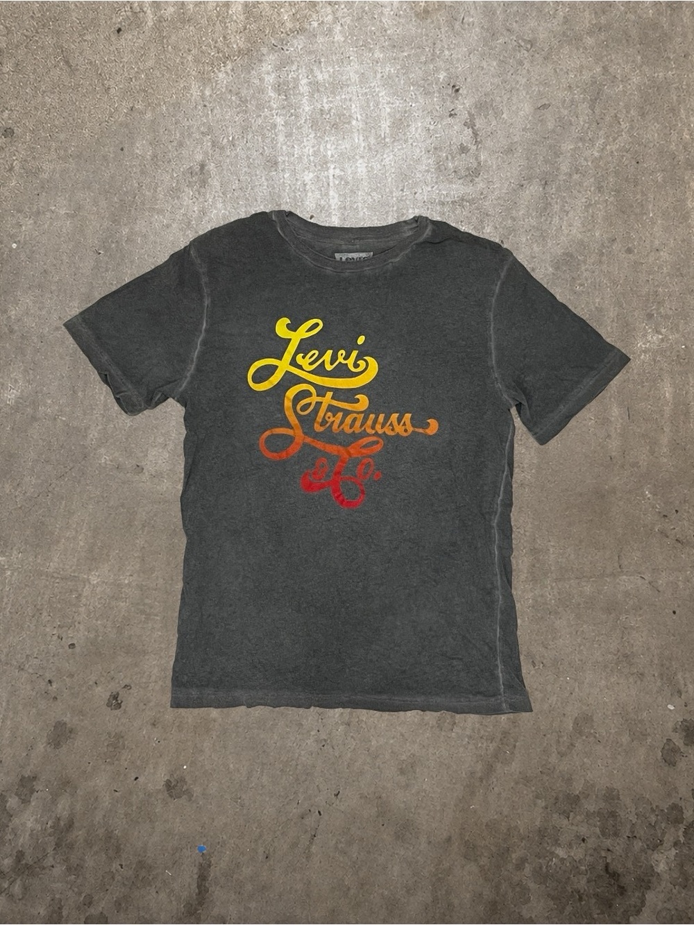 LEVIS GRADIENT LOGO GRAPHIC T-SHIRT GREY S